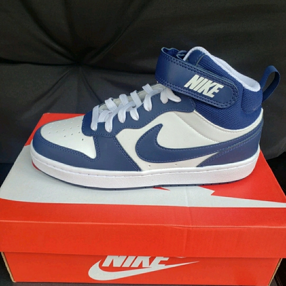 Nike Kids Mid-Top Sneakers in Navy and White